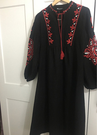 İşlemeli siyah tunik