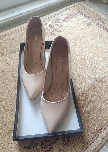 Bej Modern Klasik Stiletto Topuklu Kadın Ayakkabı