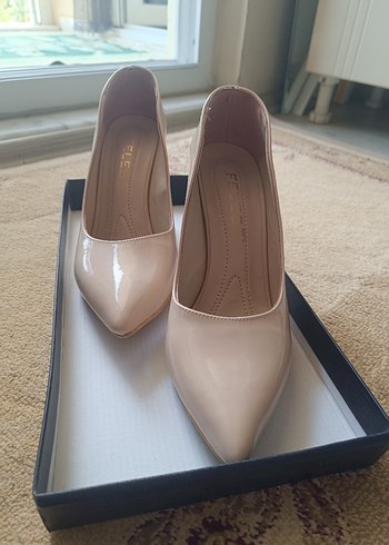 Polaris Bej Modern Klasik Stiletto Topuklu Kadın Ayakkabı