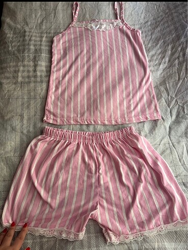 Diğer pijama takımı