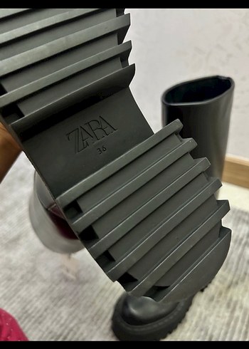 Zara ZARA SİYAH ÇİZME
