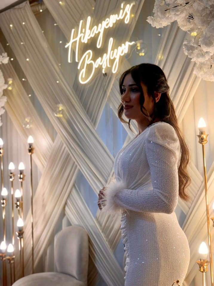 Drapeli V Yaka Beyaz Uzun Abiye - Görsel 2