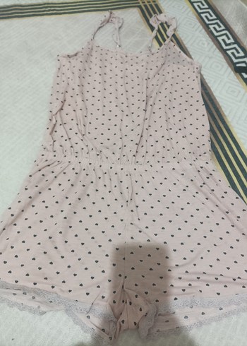 Pembe Dantel Detaylı Mini Tulum