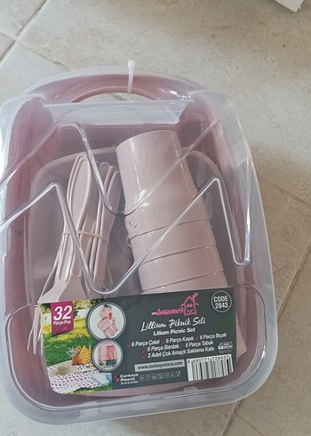 Diğer 32 Parça Pembe Plastik Piknik Seti