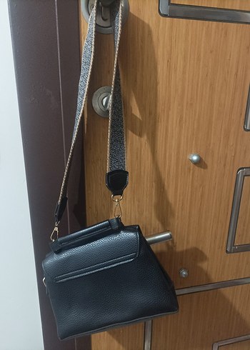 Altus Siyah Deri Kemerli Yılan Desenli Kadın Çanta