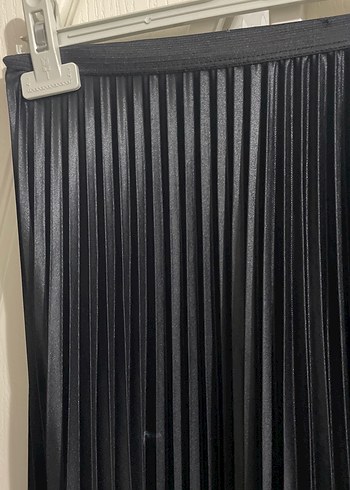 Siyah Pilili Uzun Kadın Etek - Görsel 2