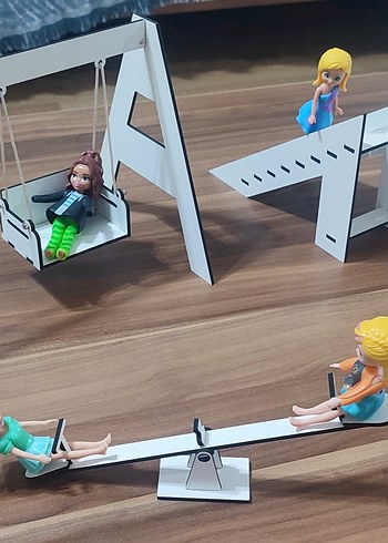 Çocuklar için ahşap çocuk parkı