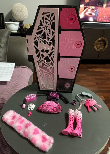 Beden Monster high draculara