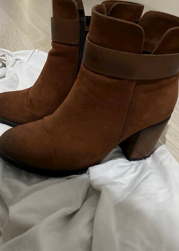 Kahverengi Süet Kadın Dolgu Topuklu Bot - Görsel 2