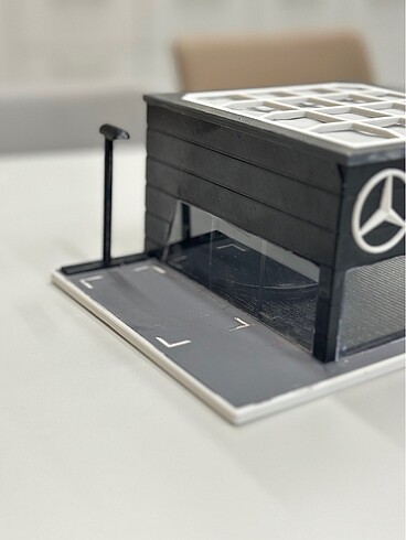 Diğer Mercedes showroom diorama