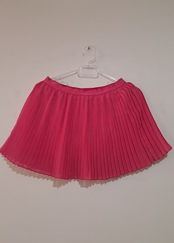 Pembe Pileli Kız Eteği