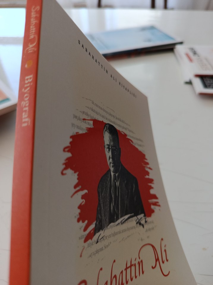 Sabahattin Ali Biyografi Kitabı - Görsel 3