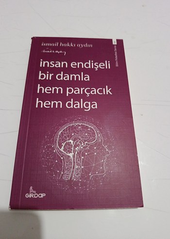 İnsan Endişeli Bir Damla Hem Parçacık Hem Dalga