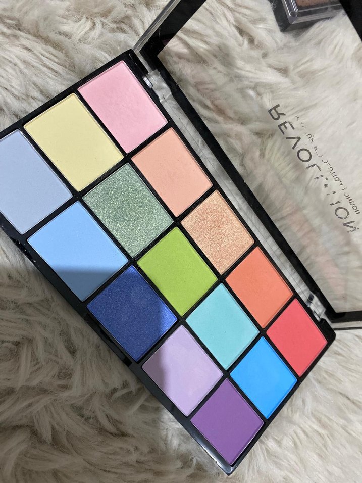 Revolution Çok Renkli Far Paleti - Görsel 2