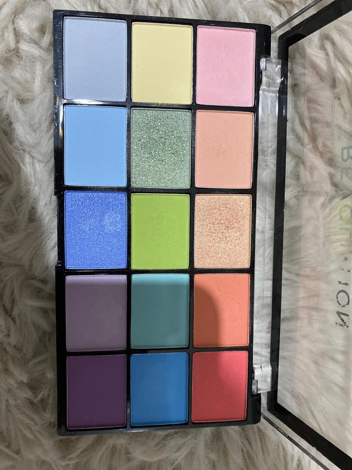 Revolution Çok Renkli Far Paleti - Görsel 3