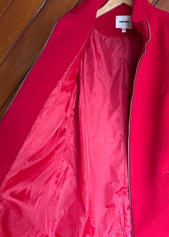 Fermuarlı Kırmızı Kaban - Görsel 3