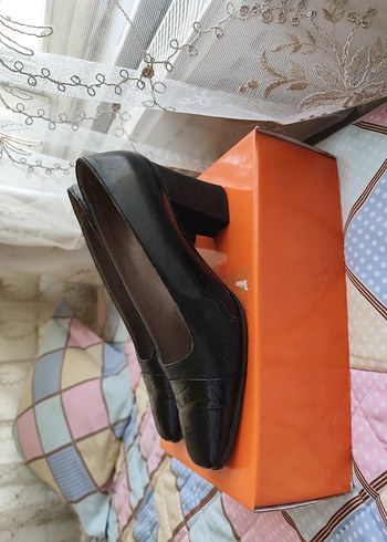Tox Leather Klasik Siyah Tokalı Kadın Topuklu Ayakkabı