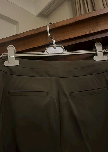 Deri Detaylı Klasik Kadın Kumaş Pantolon - Görsel 4