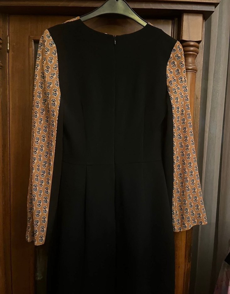 Uzun Kollu Desenli Siyah Elbise - Görsel 3
