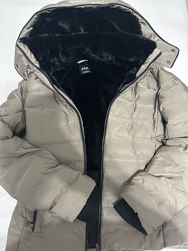 Zara Mont