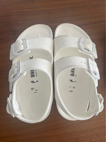 Birkenstock beyaz cocuk sandaleti