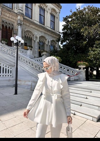 Drapeli Beyaz Uzun Kol Kadın Takım
