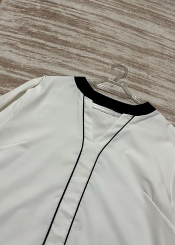 Uzun Kollu V Yakalı Beyaz Kadın Gömlek - Görsel 3