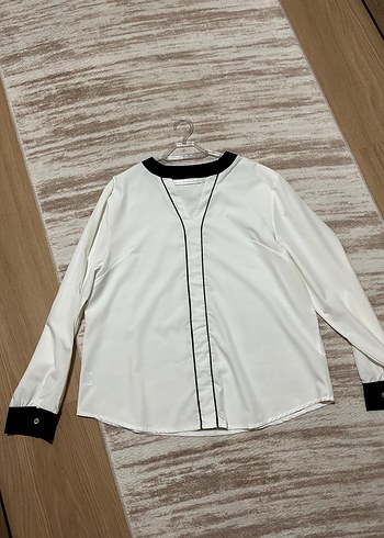 Uzun Kollu V Yakalı Beyaz Kadın Gömlek - Görsel 4