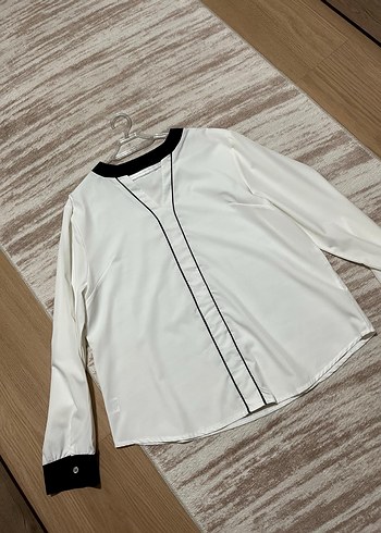 Uzun Kollu V Yakalı Beyaz Kadın Gömlek - Görsel 2