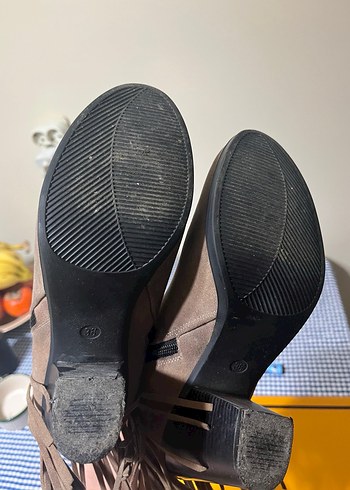 Gri Süet Tokalı Kadın Bot - Görsel 2