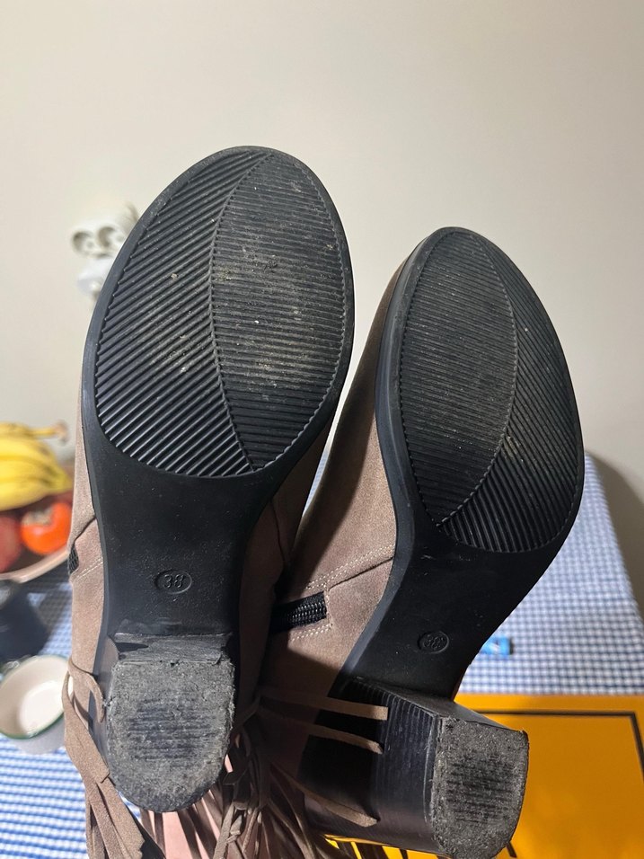 Gri Süet Tokalı Kadın Bot - Görsel 2