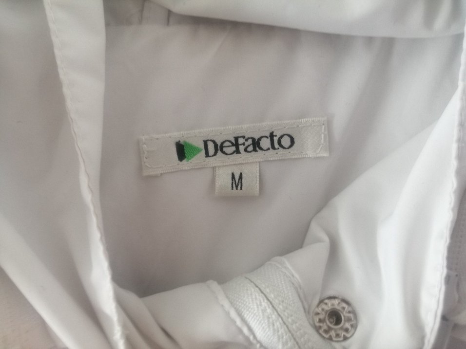 Kadın Beyaz Yağmurluk - Görsel 2