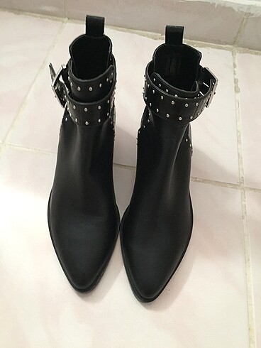 Stradivarius siyah bot