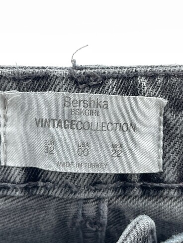 32 Beden çeşitli Renk Bershka Jean / Kot %70 İndirimli.