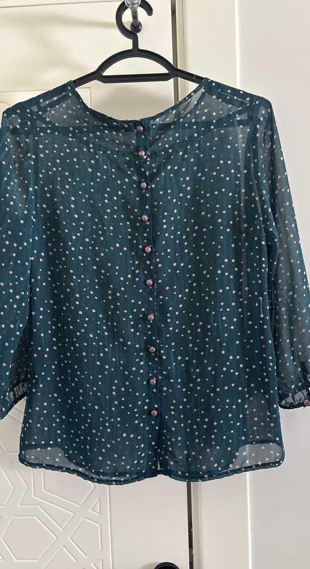 Arkası Düğmeli şifon gömlek - Görsel 4