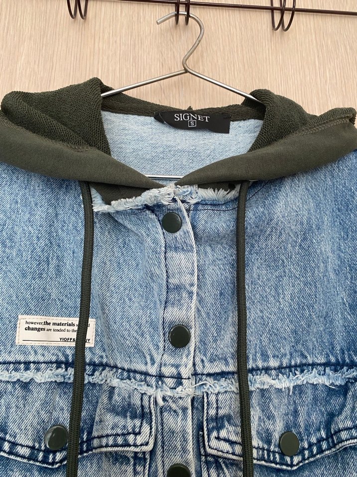 Düğmeli Mavi Denim Ceket Kapüşonlu Kol - Görsel 3