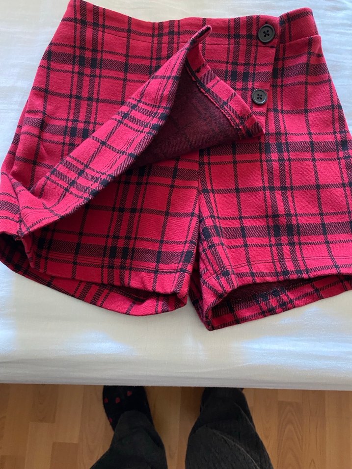 Düğmeli Kırmızı Ekose Mini şort etek çocuk - Görsel 3