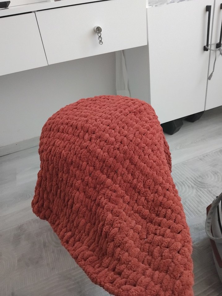 Koyu Kahverengi Örgü Çocuk Battaniyesi - Görsel 2