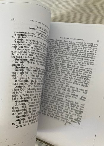 Die Macht der Finsternis - Görsel 2