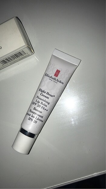 Elizabeth Arden Elizabeth arden lip balm