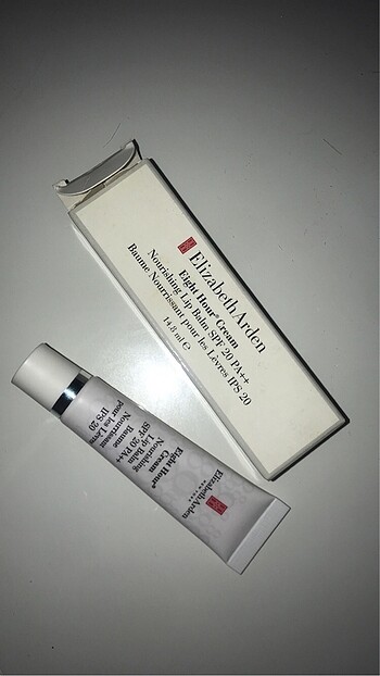 Elizabeth arden lip balm