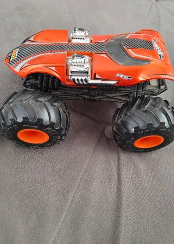  Beden Hot Wheels Canavar Kamyon