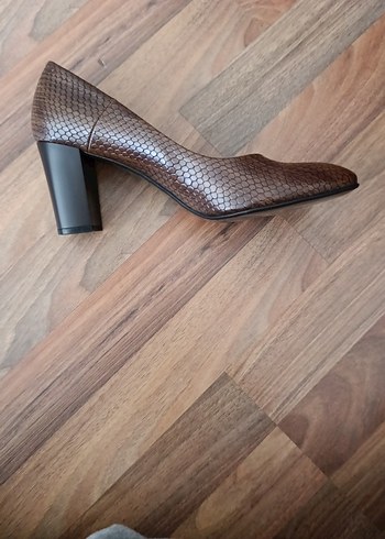 Kahverengi Yılan Desenli Kadın Topuklu Ayakkabı - Görsel 7