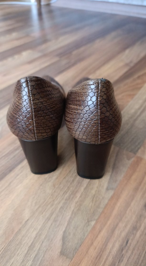 Kahverengi Yılan Desenli Kadın Topuklu Ayakkabı - Görsel 4