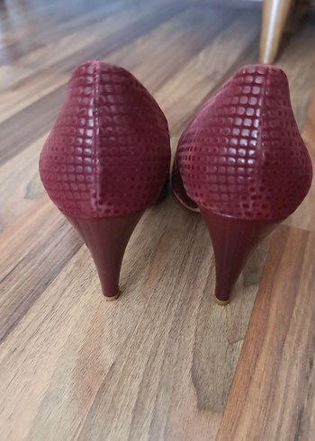 Bordo Yılan Desenli Stiletto Topuklu Kadın Ayakkabı - Görsel 3