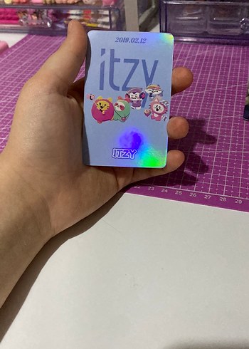 İtzy lomo kart hologramlı - Görsel 3