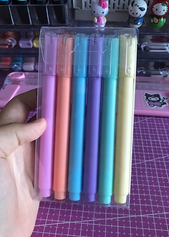 Pastel Renklerde 6'lı Jel Kalem Seti yanında hediye gelmektedir