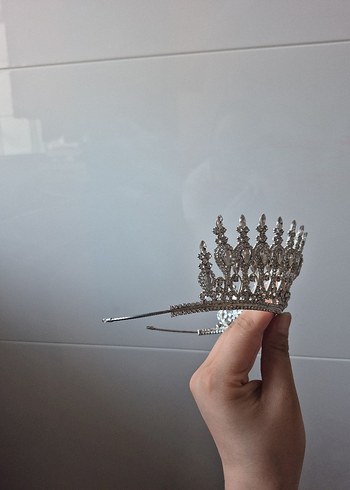 Parlak Taşlı Beyaz Gelin Tacı - Görsel 2