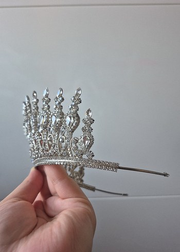 Parlak Taşlı Beyaz Gelin Tacı - Görsel 3