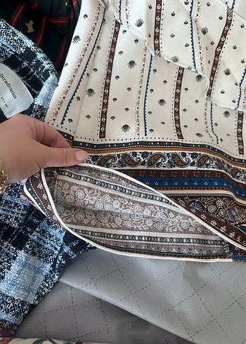 42 Beden çeşitli Renk Bohem Desenli Düğmeli Kolsuz Midi Ceket ve etek takım